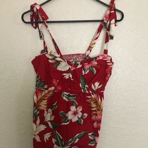 Hawaiian top with adjustable straps